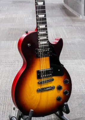 Store Special Product - Gibson - Limited Edition Les Paul Studio Modern Electric Guitar - Satin Iced Tea Burst